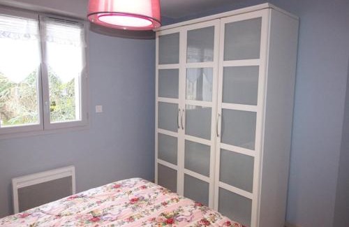 Bagneres-de-Luchon Apartment | Cozy T2 in Luchon: Family-Friendly Comfort Near Thermes
