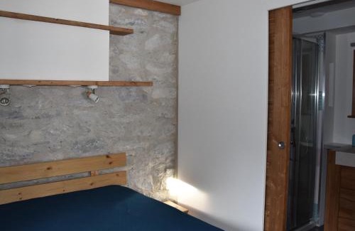 Pralognan-la-Vanoise Apartment | Modern 2-Room Apartment in Pralognan-la-Vanoise with Terrace