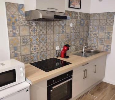 Cite Apartment | Cozy T2 in the Heart of Narbonne - Family-Friendly Stay