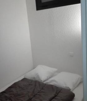 Les Angles Apartment | Cozy T2 with Private Cabin and Relaxing Terrace Retreat