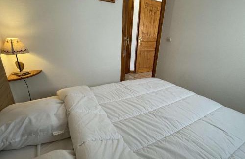 Praz-sur-Arly Apartment | Bright Apartment with Terrace and Mountain Views in Praz-sur-Arly