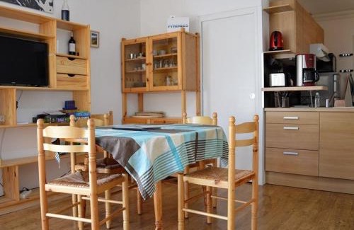 Les Angles Apartment | Cozy T2 Cabin in Les Angles with Wi-Fi & Ski Storage