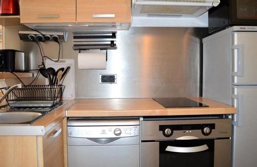 Les Angles Apartment | Cozy T2 Cabin in Les Angles with Wi-Fi & Ski Storage