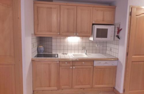 Meribel Apartment | Cozy T2 Cabin for 4 in Méribel, Close to Shops & Parking