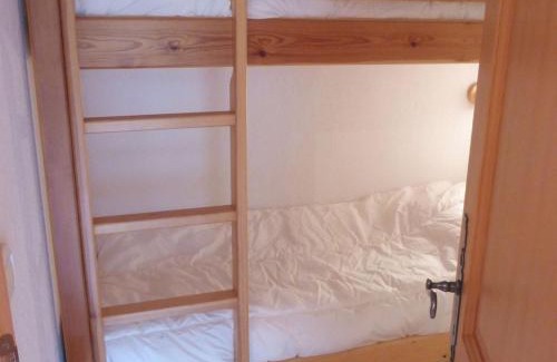 Meribel Apartment | Cozy T2 Cabin for 4 in Méribel, Close to Shops & Parking