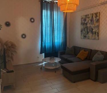 Belsunce Apartment | Convenient Grand T2 Near Gare St-Charles and Vieux Port