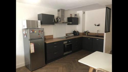 Saint-Ave Apartment | Cozy T2 with Private Parking & Terrace Near Vannes