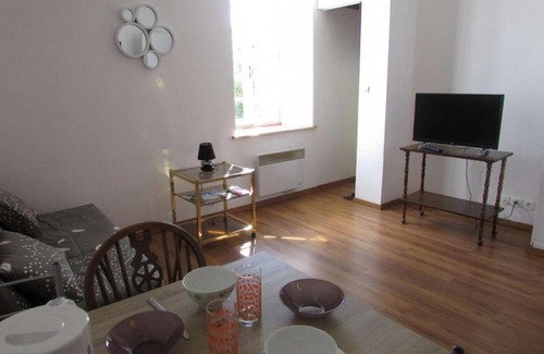 Etel Apartment | Cozy T2 Near Étel Port & Beaches - Family and Pet Friendly