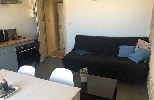 Saint-Regnobert-de-la-Cote-de-Nacre Apartment | Elegant T2 with Ocean View, Pool & Pet-Friendly Stay