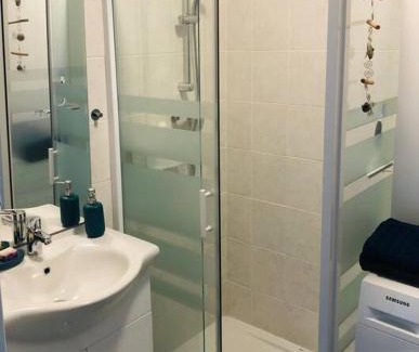 Gap Apartment | Convenient T2 Near City Center with Parking & Pet Friendly