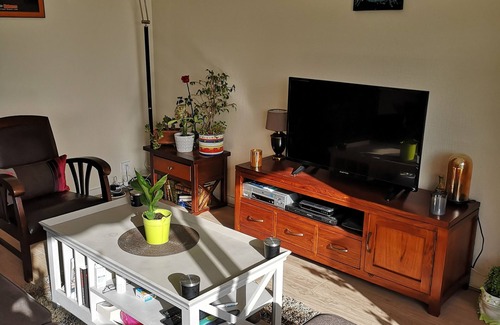 Port de St Goustan Apartment | Bright T3 in Auray with Spa, Hot Tub & Family Amenities