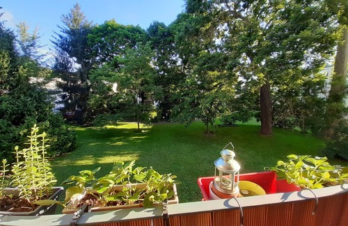 Viroflay Apartment | Enchanting T5 Retreat in Nature, Just 20 Minutes from Paris
