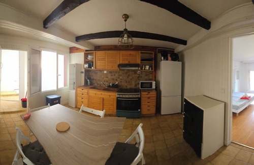 Fosses House | Cozy 3-Room Garden Retreat with Hot Tub & Breakfast