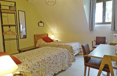 Ligny-le-Ribault Bed & Breakfast | Charming Guest Room with Lush Garden Near Châteaux & Golf
