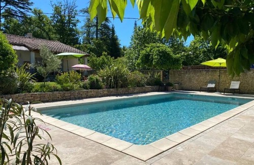 Venasque Bed & Breakfast | Cozy Guest Room in the Heart of Provence, Venasque