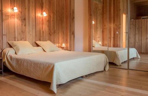Le Clerjus Bed & Breakfast | Elegant "Rubis" Room with Terrace & Pond Views - 10/10 Rated