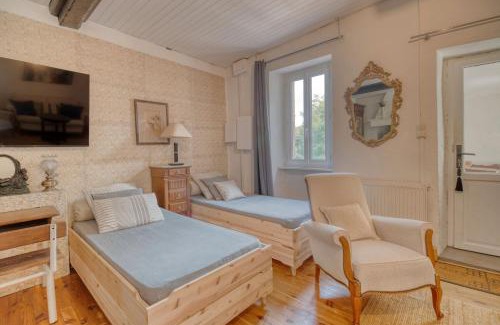 Dourgne House | Elegant Renovated Farmhouse with Pool and Family Amenities