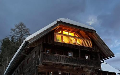 Stanz Im Murztal Apartment | Cozy Guest Apartment in Historic Alpine Farmhouse