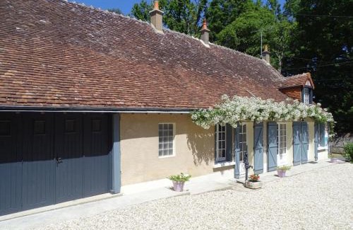 Pouille House | Charming Longère with Garden Near Loire Castles & Zoo