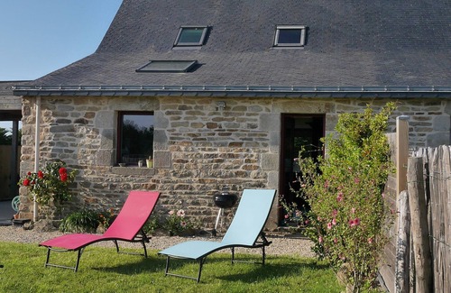 Surzur House | Guest Rated: 10/10 Oceanfront Longére with Family-Friendly Perks