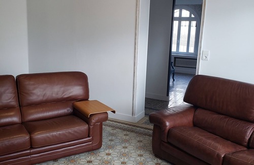 Neufchatel-en-Bray House | Renovated Townhouse in Neufchâtel with Spa & Hot Tub