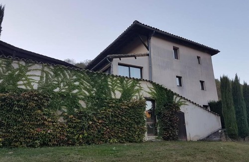 Quincie-en-Beaujolais House | Tranquil Oceanfront Home for Up to 6 Guests, Rated 9.6/10