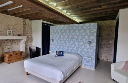 Lussac-Les-Eglises Villa | Cozy Home in Limousin - Pet Friendly with Ocean View