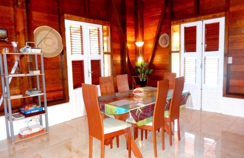 Massioux House | Welcoming 3-Bedroom Home with Garden & WiFi near Anse Bertrand
