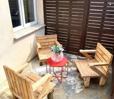 Clermont House | Cozy One-Bedroom with Terrace, WiFi & Family-Friendly Perks