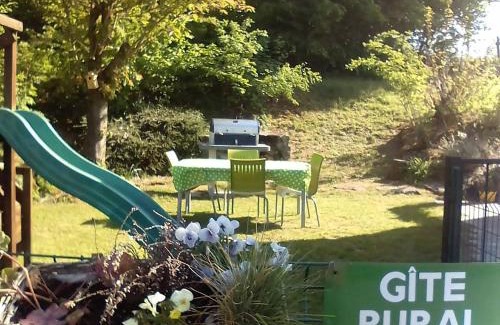 Willies House | Pet-Friendly Gîte Willies: Perfect Retreat for 4 Guests