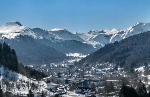 Mont-Dore House | Maison Mont-Dore: Family-Friendly Retreat for 6 Guests