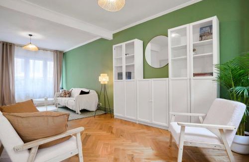 La Madeleine House | Family-Friendly Retreat at Courbet for Memorable Stays