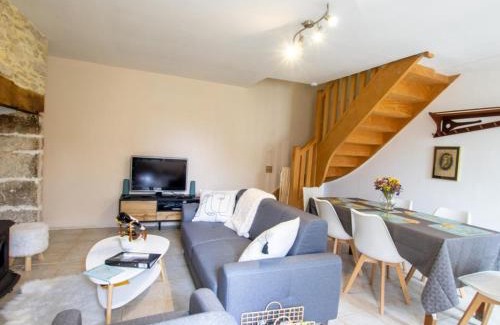 Ajat House | Inviting 3-Bedroom Retreat with Garden and Pool in Périgord
