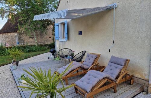 Ajat House | Inviting 3-Bedroom Retreat with Garden and Pool in Périgord