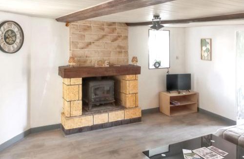 Cagny House | Cozy Maison with Garden in Cagny - Family & Pet Friendly