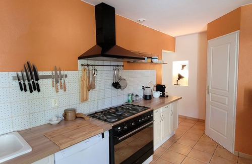 Saint-Urbain House | Beautiful House with Pool in the Heart of the Marshes
