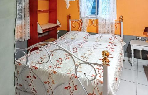 Trois-Rivieres House | Delightful Home with Garden in Trois Rivieres