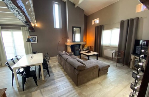 Pomerol House | Elegant Home in the Heart of Prestigious Pomerol Vineyards