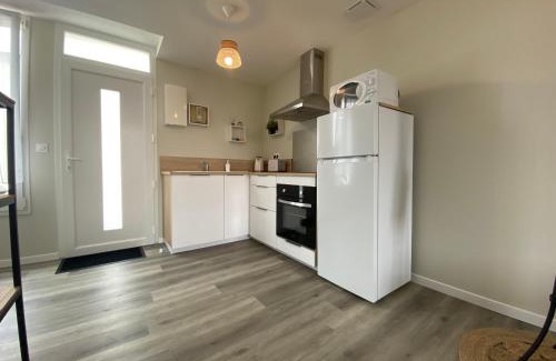 Cognac House | Cozy Home with Private Courtyard & Child-Friendly Amenities