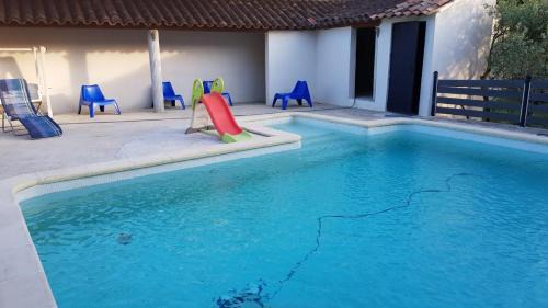 Vedene Villa | Charming Vedene Retreat with Pool Near Avignon - Guest Rated 9.8