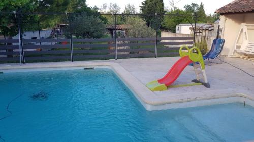 Vedene Villa | Charming Vedene Retreat with Pool Near Avignon - Guest Rated 9.8