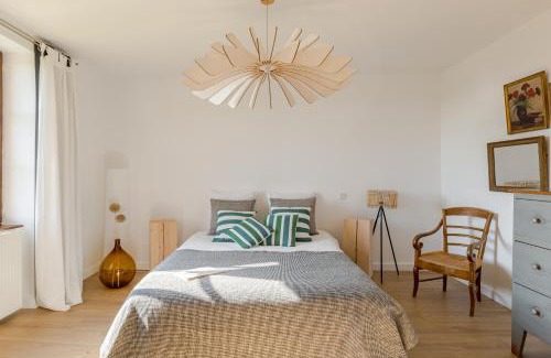 Les Salles House | Peaceful Family Retreat with 5 Bedrooms and Child Amenities