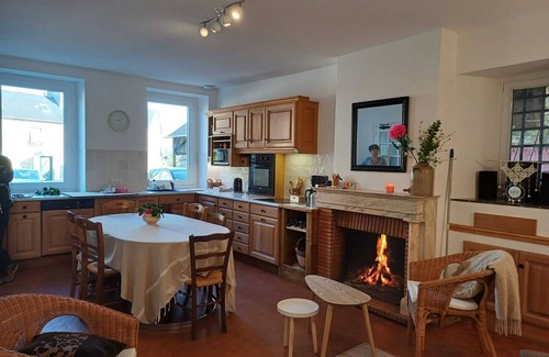 Mece House | Renovated Family Home with Spa Near Charming Breton Village