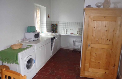 Sepeaux House | Family-Friendly Charmante Maison with Pet Amenities
