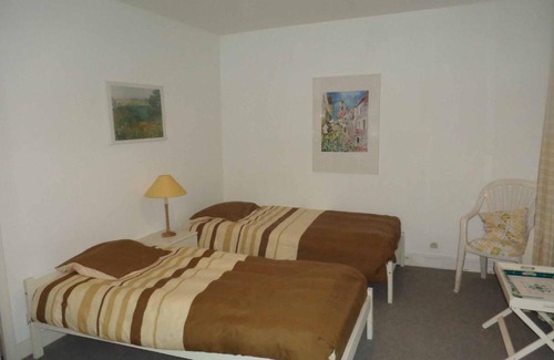 Sepeaux House | Family-Friendly Charmante Maison with Pet Amenities