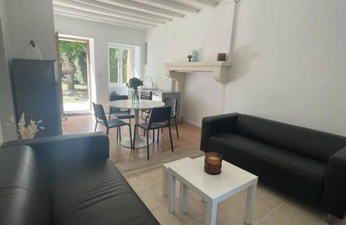 Sainte-Fauste House | Inviting Countryside Retreat with Eco-Friendly Amenities