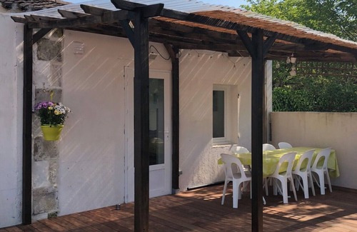 La Tremblade House | Inviting Villa Near the Ocean with Pool and Garden Retreat