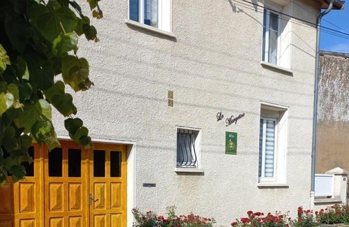 Sivry-sur-Meuse House | Cozy Family Retreat with Garden Near Verdun - Rated 10/10
