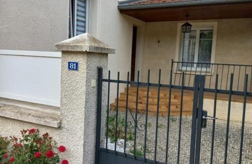 Sivry-sur-Meuse House | Cozy Family Retreat with Garden Near Verdun - Rated 10/10