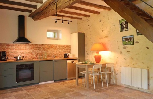 Colombiers House | Family-Friendly Gîte Colombiers: Ideal for Your Getaway